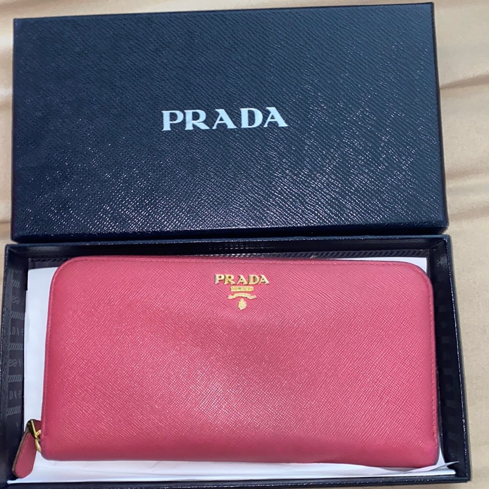 Womens Prada Wallet
